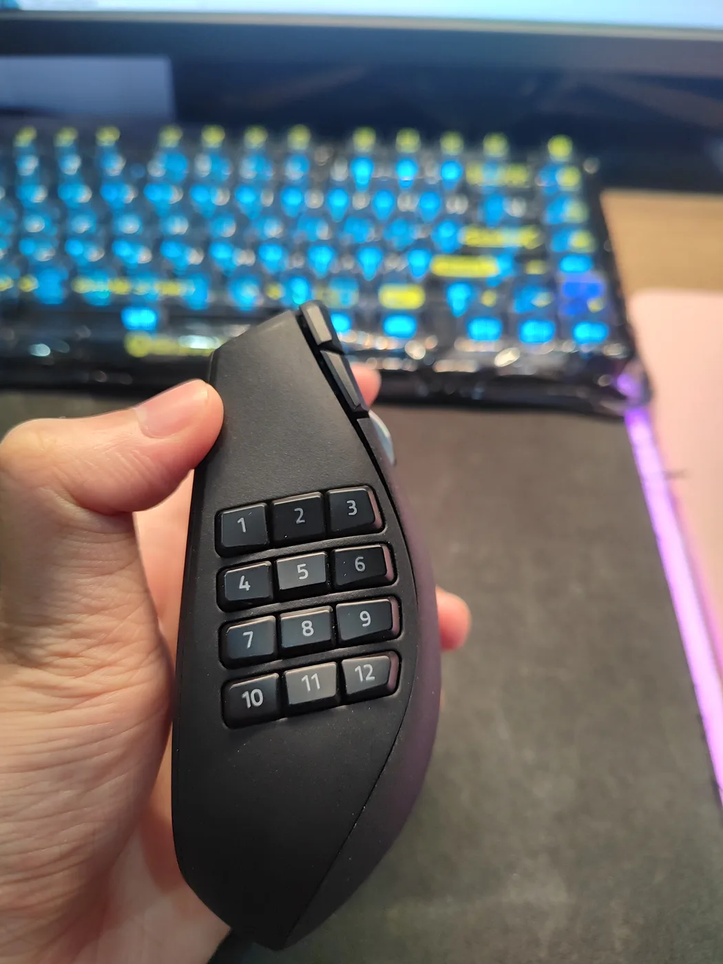 Razer Naga v2 hyperspeed — ảnh 3 trên 9